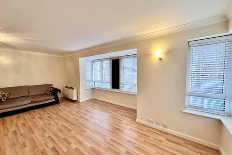 1 bedroom flat to rent, Florey Lodge, London W9