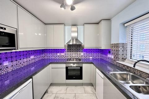 1 bedroom flat to rent, Florey Lodge, London W9