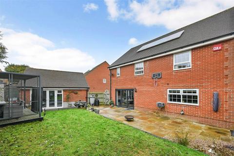 5 bedroom detached house for sale, Clanfield, Hampshire