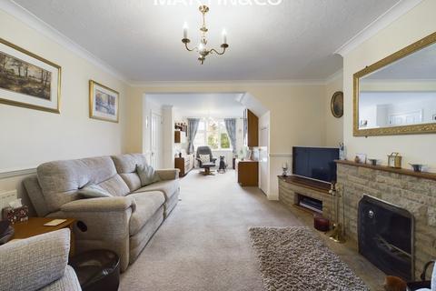 4 bedroom semi-detached house for sale, Barkham Road, Wokingham