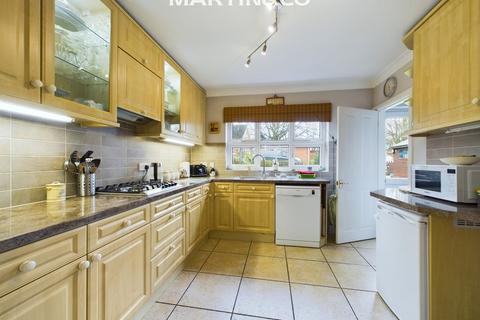 4 bedroom semi-detached house for sale, Barkham Road, Wokingham