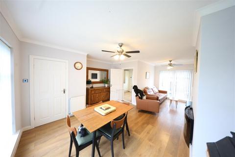 2 bedroom terraced house for sale, Leads Road, Hull