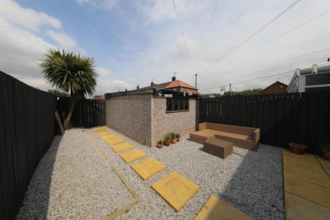 181 Leads Road, Hull, HU7 0DE