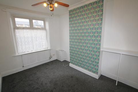 2 bedroom terraced house to rent, Leeds Road, Nelson