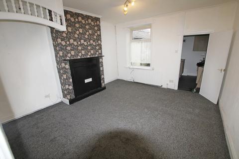 2 bedroom terraced house to rent, Leeds Road, Nelson