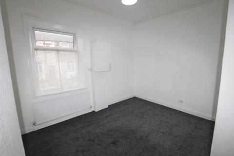 2 bedroom terraced house to rent, Leeds Road, Nelson