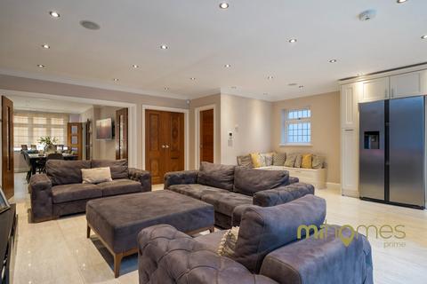 4 bedroom detached house for sale, Bush Hill Road, London