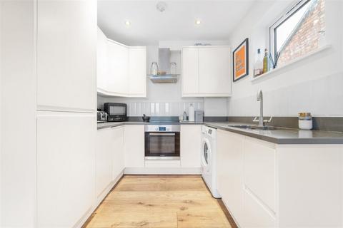 2 bedroom flat for sale, Howard Road, London, Penge, SE20