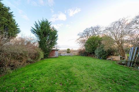 13 Raebarn Gardens, Barnet, EN5 3DB