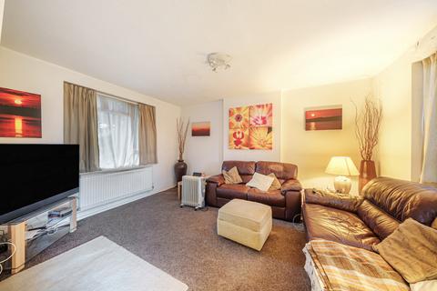 13 Raebarn Gardens, Barnet, EN5 3DB