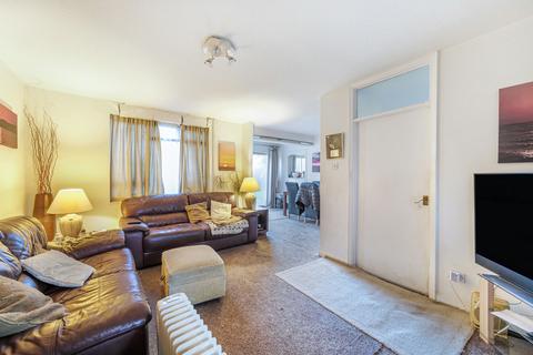 13 Raebarn Gardens, Barnet, EN5 3DB