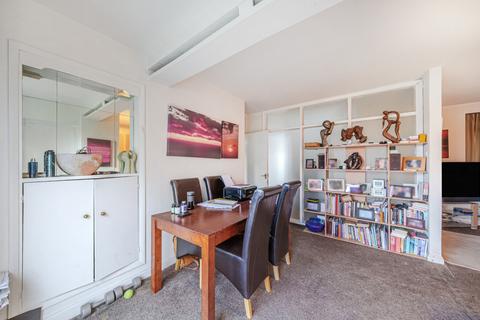 13 Raebarn Gardens, Barnet, EN5 3DB