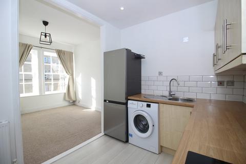 2 bedroom apartment to rent, Bathwick Street, Bath