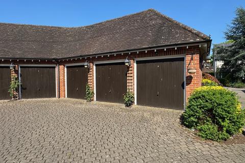 10 Middle Green, Brockham, Betchworth, RH3 7JL