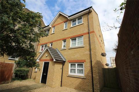 1 bedroom flat to rent, Manor Road, Kent ME4