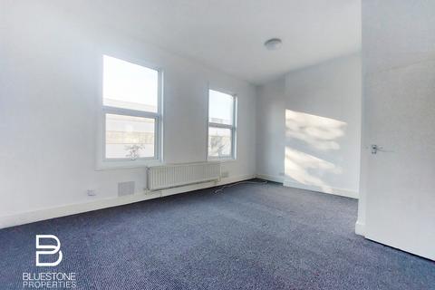 1 bedroom flat to rent, Station Road, Norwood Junction