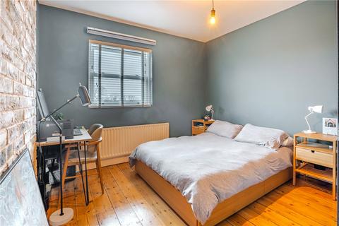 1 bedroom apartment for sale, Gubyon Avenue, London, SE24