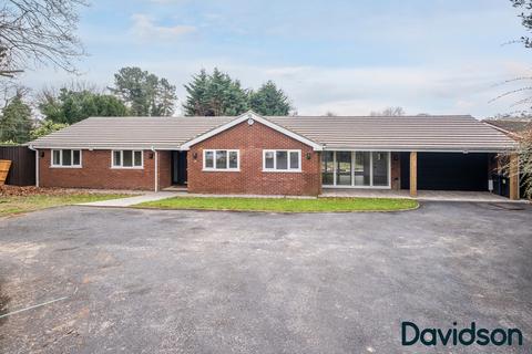 4 bedroom detached bungalow to rent, Austen Place, Birmingham B15