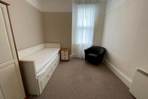 Studio to rent, College Road, Birmingham B13