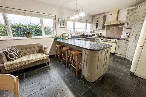41 Brookfield, Highworth, Swindon, SN6 7HY
