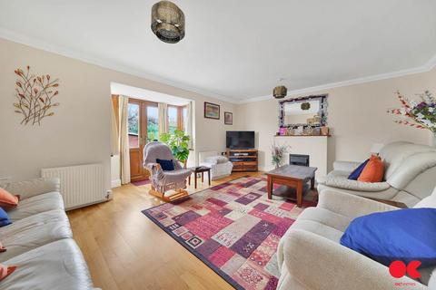 3 bedroom semi-detached house for sale, Tomlyns Close, Brentwood CM13