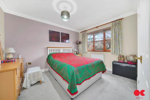 42c Tomlyns Close, Hutton, Brentwood, CM13 1PU