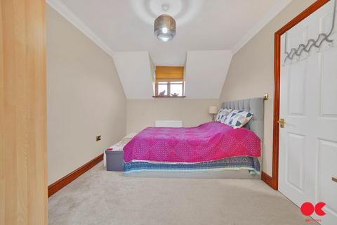 42c Tomlyns Close, Hutton, Brentwood, CM13 1PU