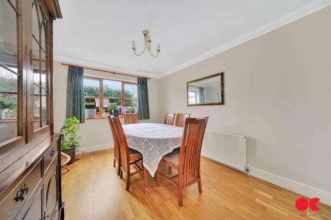 42c Tomlyns Close, Hutton, Brentwood, CM13 1PU
