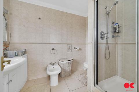 42c Tomlyns Close, Hutton, Brentwood, CM13 1PU