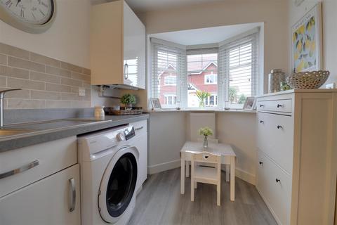 39 Englesea Way, Alsager, Stoke-on-trent, ST7 2ZA