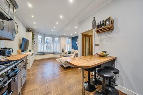 9a Warren Road, London, SW19 2HY