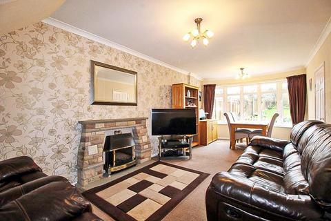 3 bedroom semi-detached house for sale, High View, COSELEY, NEAR SEDGLEY, WV14 9RQ