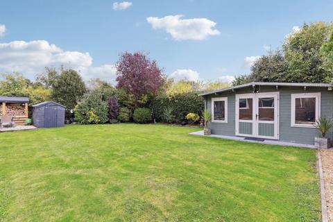 3 bedroom detached bungalow for sale, Dovehouse Lane, Kensworth