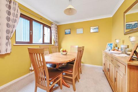 4 bedroom detached house for sale, Brickfields Close, Basingstoke RG24