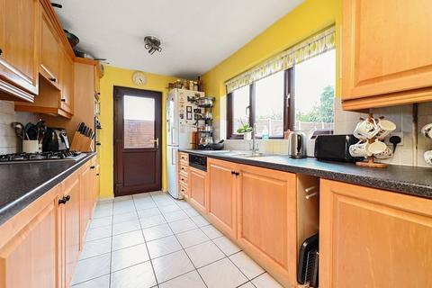 4 bedroom detached house for sale, Brickfields Close, Basingstoke RG24