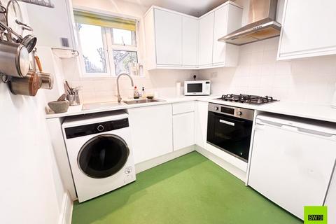 1 bedroom apartment to rent, Hartfield Crescent, London SW19