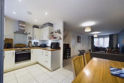 3 bedroom end of terrace house for sale, Pearmain Road, Somerton