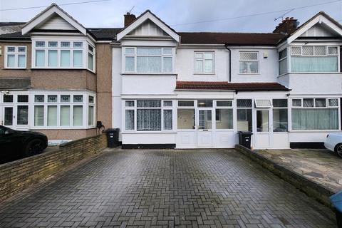 3 bedroom house to rent, Ellesmere Gardens, Ilford