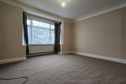 3 bedroom house to rent, Ellesmere Gardens, Ilford