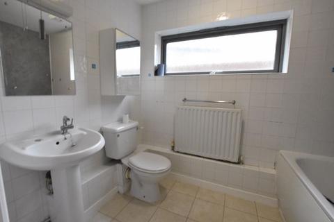 1 bedroom apartment to rent, Blenheim Road, Epsom