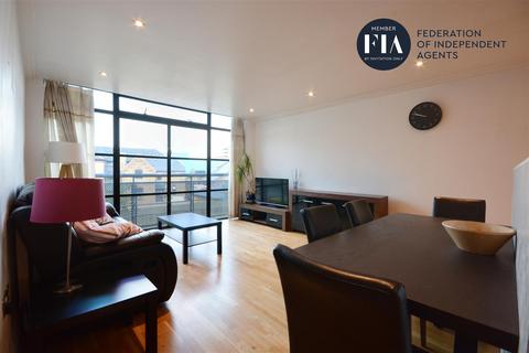 2 bedroom apartment to rent, Town Meadow, Ferry Quays, Brentford