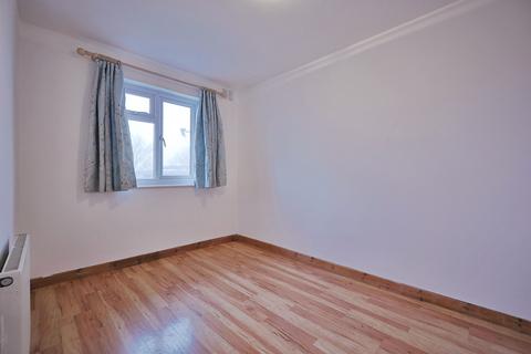 2 bedroom flat to rent, Wendover Court, W3