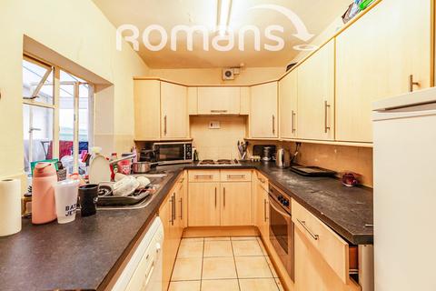 6 bedroom terraced house to rent, South Avenue