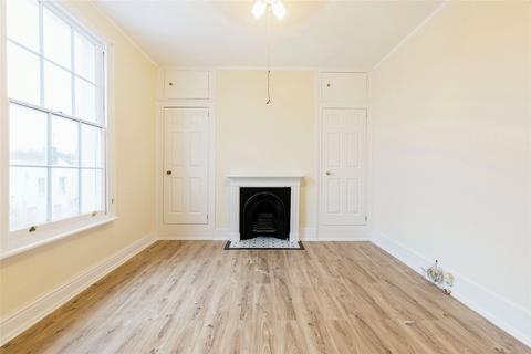 2 bedroom property to rent, London Road Cheltenham