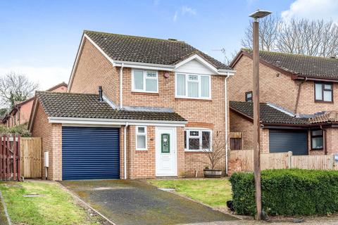 3 bedroom detached house to rent, Cantle Avenue, Downs Barn, MK14 7QS