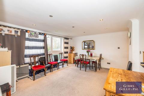 2 bedroom flat to rent, Hawkesworth Close, Northwood, Middlesex, HA6 2FT