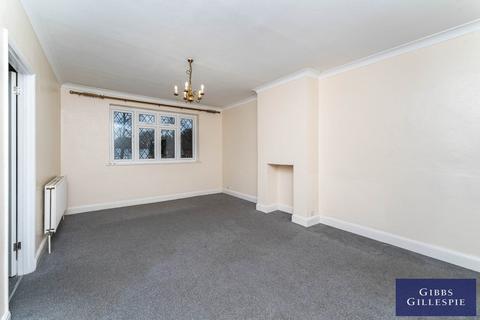 3 bedroom flat to rent, Long Lane, Ickenham  UB10 8QU