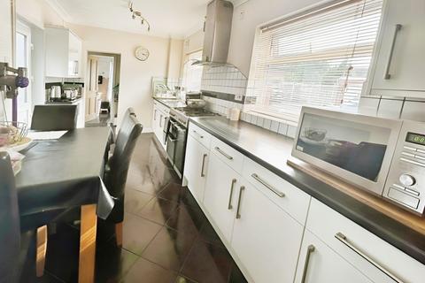 3 bedroom end of terrace house to rent, Victoria Avenue, Worcester, WR5