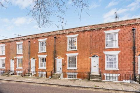 4 bedroom terraced house to rent, Gloucester View, Southsea