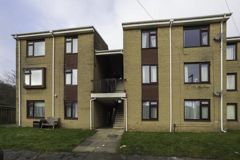 2 bedroom flat for sale, Dean Court, Halifax HX3